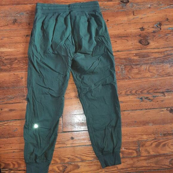 Lululemon Dance Studio Joggers Mid Rise Full Length Size 8 - Picture 2 of 7